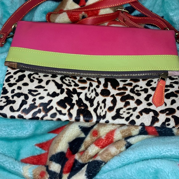 Stylish Pink and Green Leopard Print Women's Bag - Picture 1 of 9